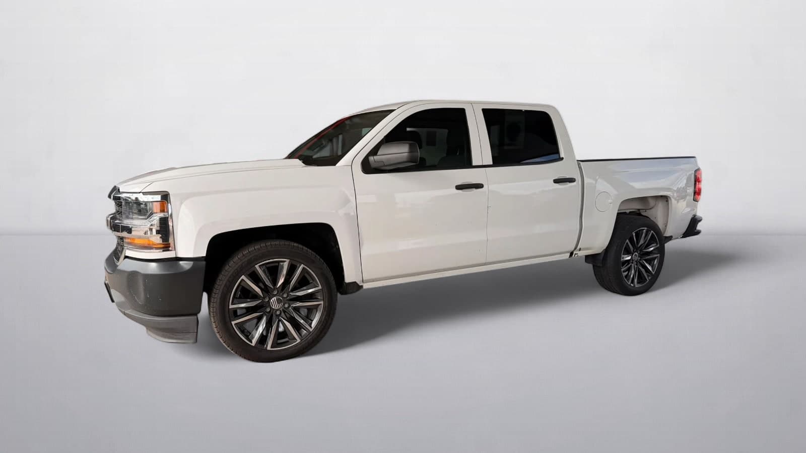 Used 2018 Chevrolet Silverado 1500 Crew Cab Work Truck Pickup 4D 5 3/4 ft