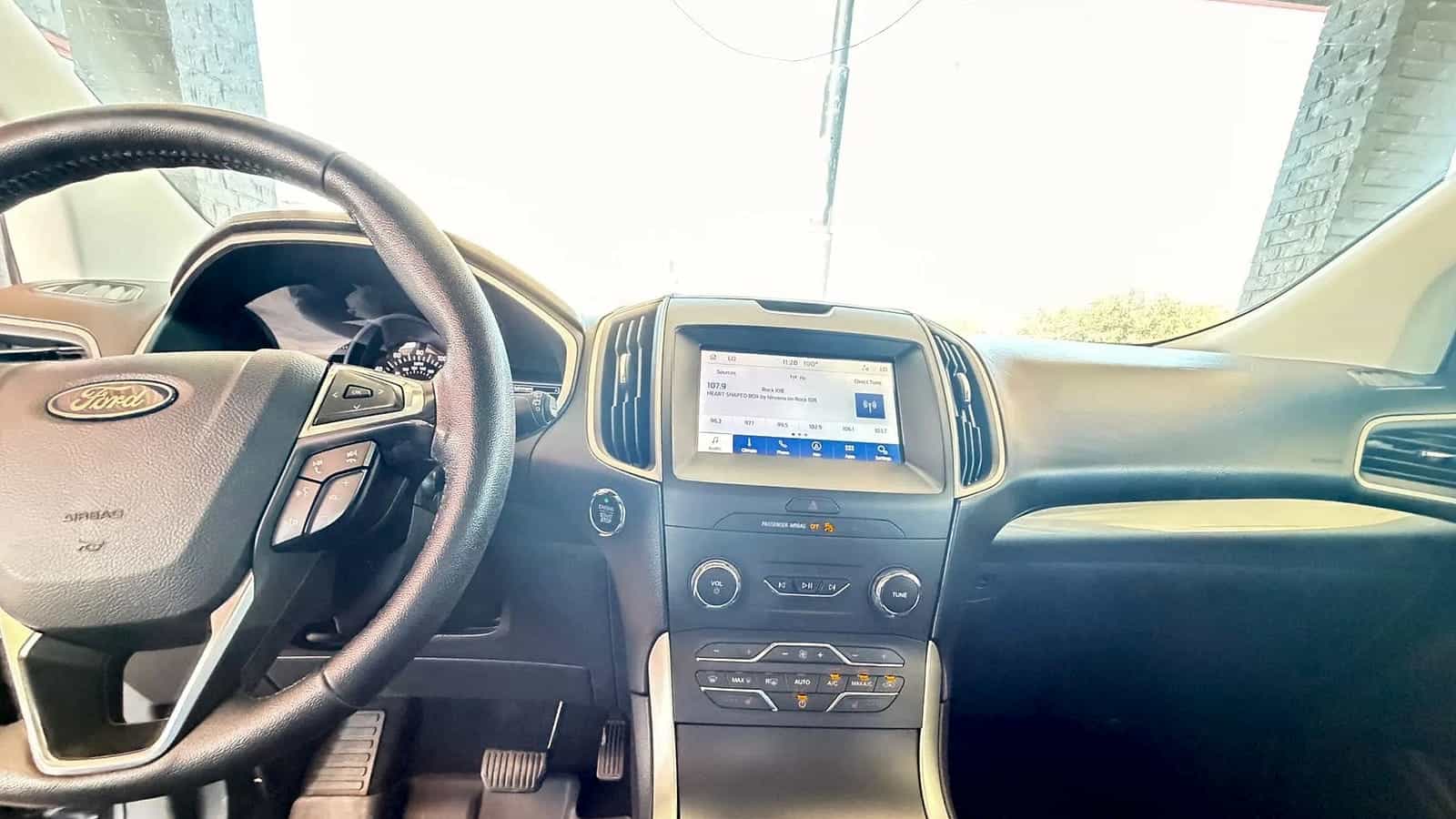 2020 Ford Edge SEL - Photo 13