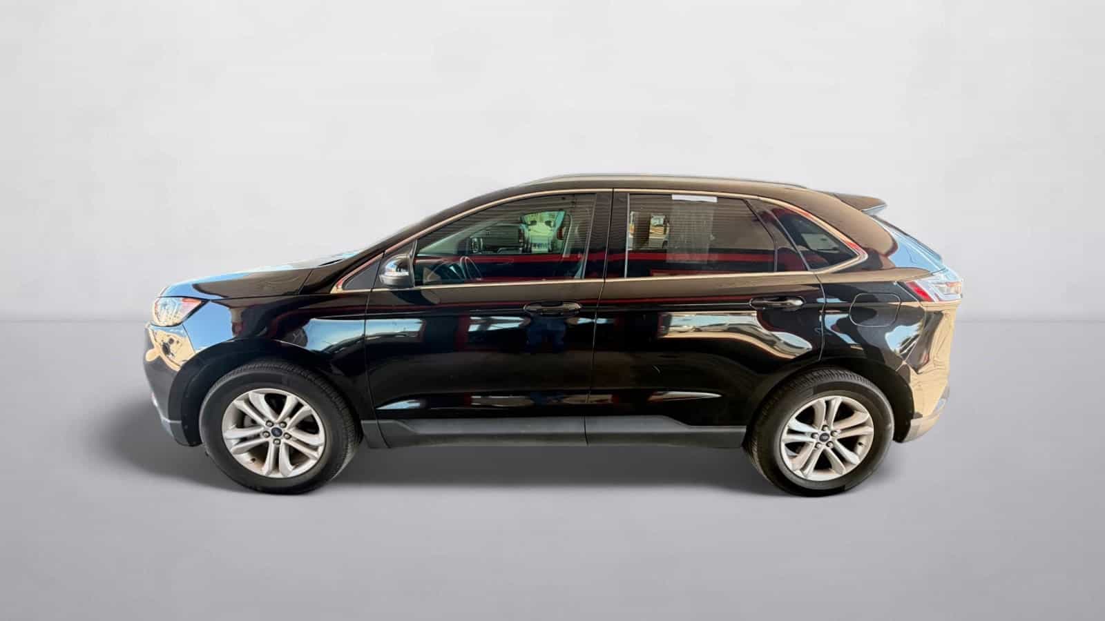 2020 Ford Edge SEL - Photo 2
