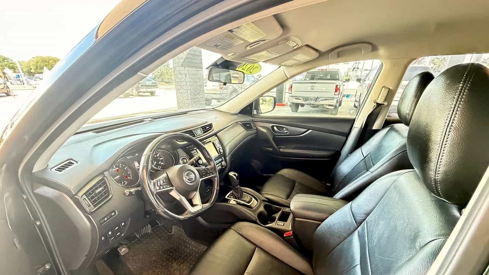 2020 Nissan Rogue SV - Photo 9