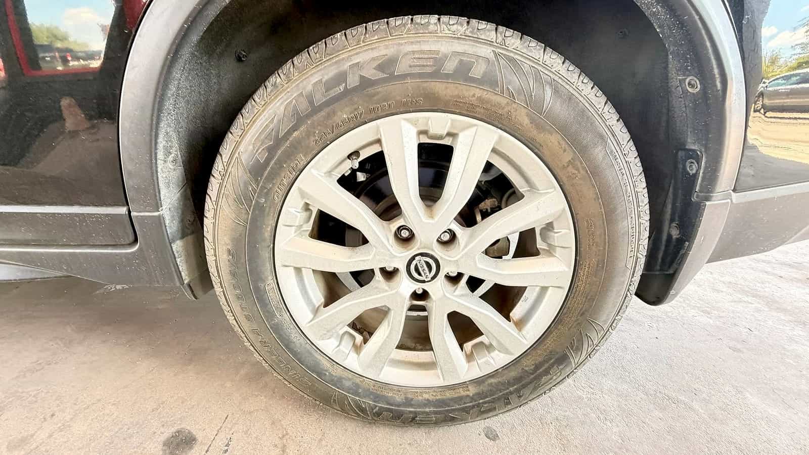 2020 Nissan Rogue SV - Photo 20