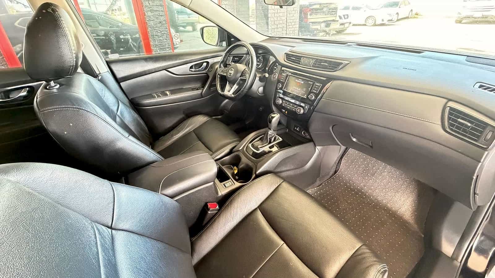 2020 Nissan Rogue SV - Photo 13