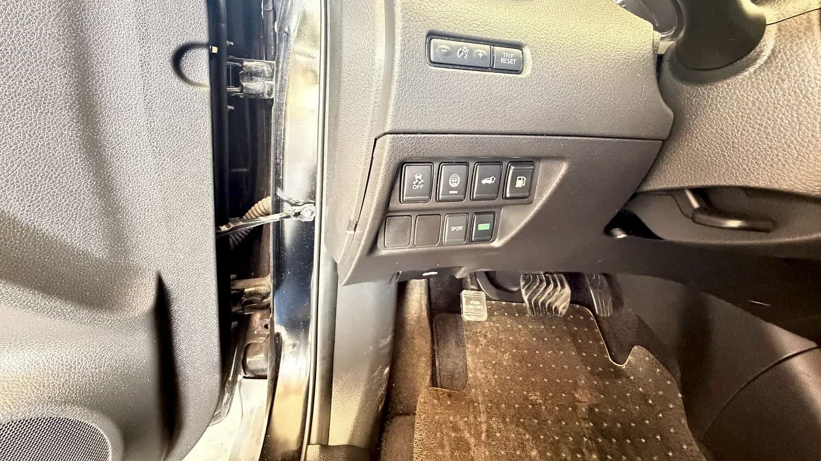 2020 Nissan Rogue SV - Photo 21