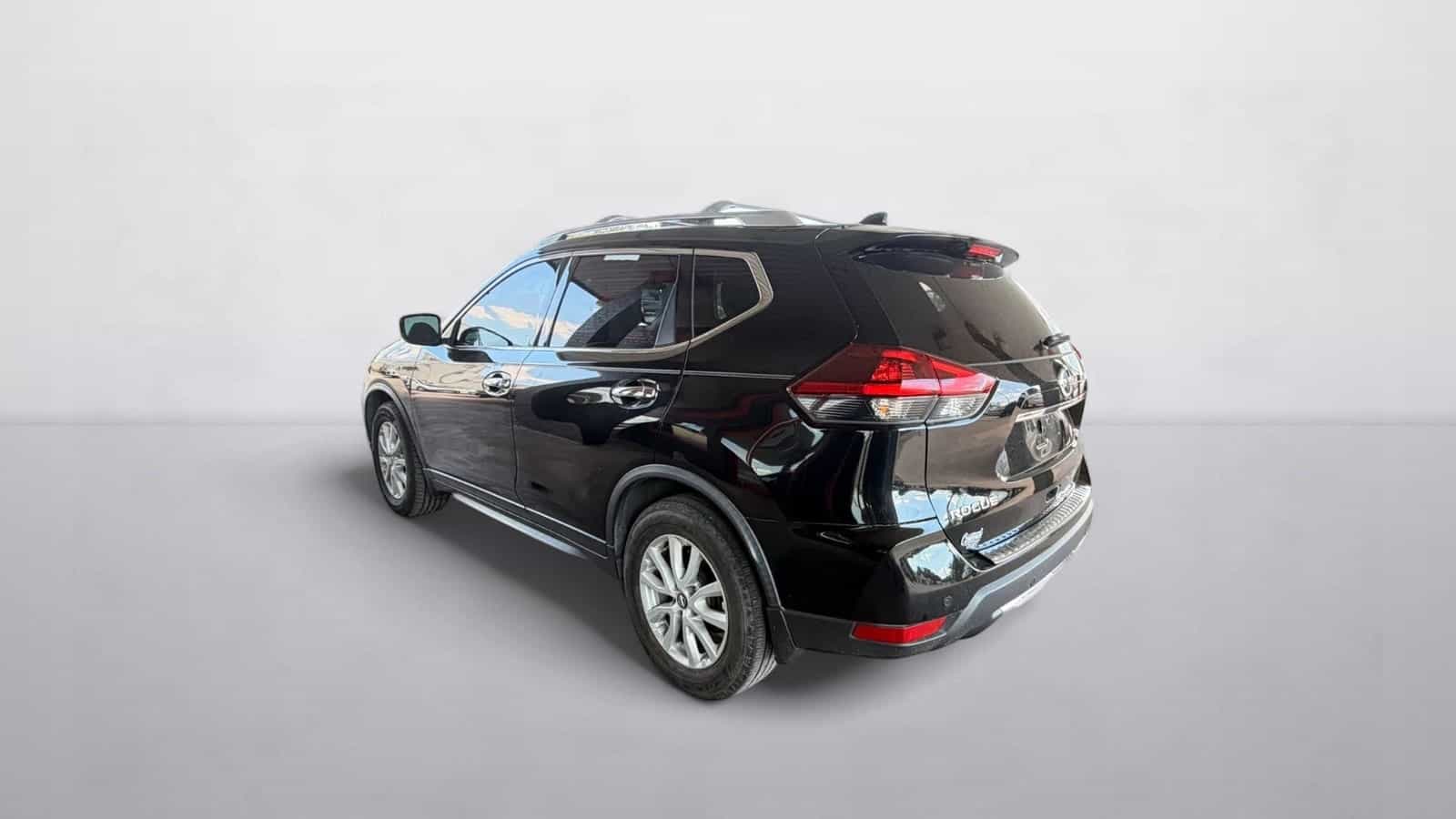 2020 Nissan Rogue SV - Photo 3